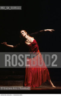 -Venezia,1996.Gran Teatro La Fenice. Carolyn Carlson nel balletto Solò, coreografia di Carolyn Carlson, ritratto Danza Balletto coreografa Carlson solo -Venice,1996.Gran Teatro La Fenice. The dancer and choreographer Carolyn Carlson during the ballett Solò by Carolyn Carlson, contemporary dance choreographer ©Graziano Arici/Rosebud2 .La cessione dei diritti di questa immagine si intende per quanto di nostra competenza. Non comprende invece le eventuali spese  relative a diritti che potranno essere richiesti dagli Enti o persone fisiche cui appartengono eventualmente i soggetti  ripresi. Tali costi, ove necessari, e l’espletamento di qualsivoglia pratica di richiesta di concessione del permesso di pubblicazione sono esclusivamente a carico e a cura del soggetto acquirente di questa immagine.