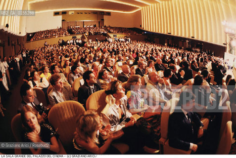 - Venezia, 1994. 51°Festival Internazionale dArte Cinematografica di Venezia.Pubblico in sala. Cinema ritratto sala pubblico.- Venice,1994. 51th Venice International Film Festival.  ©Graziano Arici/Rosebud2