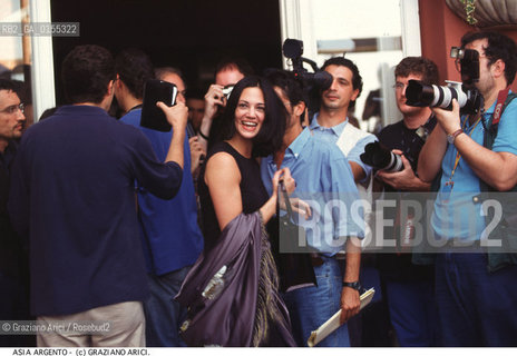 - Venezia, 1998. 55°Festival Internazionale dArte Cinematografica di Venezia.Ritratto dellattrice Asia Argento Cinema ritratto attrice fotografi.- Venice,1998. 55th Venice International Film Festival.Portrait of the actress Asia Argento ©Graziano Arici/Rosebud2