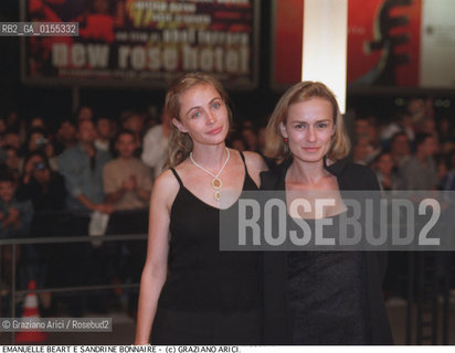 - Venezia, 1998. 55°Festival Internazionale dArte Cinematografica di Venezia.Ritratto dellattrice Emmanuelle Beart insieme allattrice Sandrine Bonnaire.Cinema ritratto attrice .- Venice,1998. 55th Venice International Film Festival. portrait of the actresses Emmanuelle Beart and  Sandrine Bonnaire  ©Graziano Arici/Rosebud2