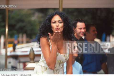 - Venezia, 1998. 55°Festival Internazionale dArte Cinematografica di Venezia.Ritratto dellattrice Maria Grazia Cucinotta  Cinema ritratto attrice.- Venice,1998. 55th Venice International Film Festival. Portrait of the actress Maria Grazia Cucinotta ©Graziano Arici/Rosebud2