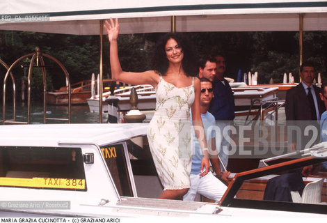 - Venezia, 1998. 55°Festival Internazionale dArte Cinematografica di Venezia.Ritratto dellattrice Maria Grazia Cucinotta  Cinema ritratto attrice.- Venice,1998. 55th Venice International Film Festival. Portrait of the actress Maria Grazia Cucinotta ©Graziano Arici/Rosebud2