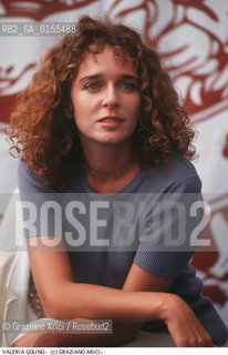 - Venezia, 1998. 55°Festival Internazionale dArte Cinematografica di Venezia.Ritratto dellattrice Valeria Golino  Cinema ritratto attrice.- Venice,1998. 55th Venice International Film Festival.Portrait of the actress Valeria Golino ©Graziano Arici/Rosebud2