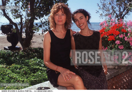 - Venezia, 1998.55°Festival Internazionale dArte Cinematografica di Venezia.Ritratto dellattrice Marie Riviere con Alexia Portal.Cinema ritratto attrice.- Venice,1998.55th Venice International Film Festival.Portrait of the actress Marie Riviere with Alexia Portal ©Graziano Arici/Rosebud2