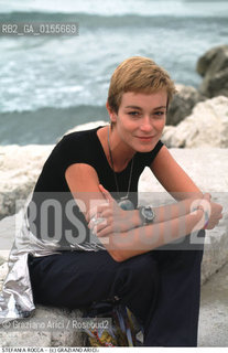 - Venezia, 1998. 55°Festival Internazionale dArte Cinematografica di Venezia.Ritratto dellattrice Stefania Rocca al mare Cinema ritratto spiaggia attrice.- Venice,1998. 55th Venice International Film Festival.Portrait of the actress Stefania Rocca on the beach ©Graziano Arici/Rosebud2