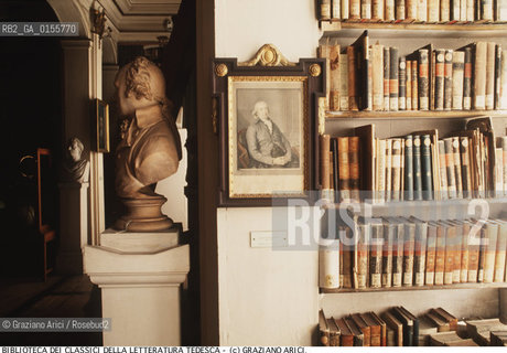 Weimar (Germania)1994.Biblioteca del classici della Letteratura tedesca (Zentralbibliothek der deutschen classic).Biblioteca cultura letteratura libro particolare Goethe Schiller libro -Weimar (Germany)1994.The central librar of german classical literature:books ©Graziano Arici/Rosebud2