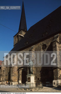 -WEIMAR,1994.DUOMO DI HERDER (DEI SANTI PIETRO E PAOLO)E.MONUMENTO A JOHANN GOTTFRIED HERDER DI L. SCHALLER (1850) .JOHANN GOTTFRIED HERDER MONUMENT BY L. SCHALLER ©Graziano Arici/Rosebud2 .