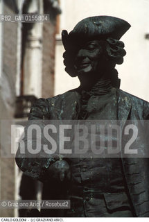 Venice,1993.Monumento di Antonio Dal Zotto del 1983 raffigurante il commediografo Carlo Goldoni in Campo San Bartolomeo. Statua architettura scultura monumento Carlo Goldoni Teatro -Venice,1993.Campo San Bartolomeo. Monument of Carlo Goldoni,playwright,by Antonio Dal Zotto ©Graziano Arici/Rosebud2