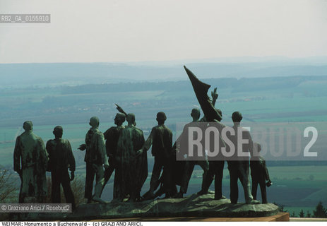 -Weimar (Germania)1994.Monumento a Buchenwald di Fritz Cremer.Campo di concentramento.scultura monumento scultore architettura guerra                                                                                        -Weimar (Germany)1994.Monument for Buchenwald by Fritz Cremer: memorial for concentration camp ©Graziano Arici/Rosebud2