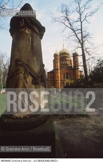-Weimar (Germania)1994.Monumento al cimitero antico. Cimitero monument                                                                                              -Weimar (Germany)1994.Monument in the Old Cemetery ©Graziano Arici/Rosebud2