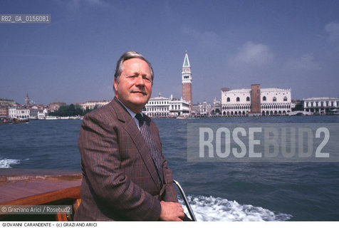 -Venezia,1986.XLII Esposizione dArte Internazionale, la Biennale di Venezia.Ritratto del critico darte e storico Giovanni Carandente.Arte critico storico ritratto San Marco barca taxi.-Venice,1986.XLII International Art Exhibition, Art Biennale of Venice.Portrait of the art critic and historian Giovanni Carandente  ©Graziano Arici/Rosebud2    .
