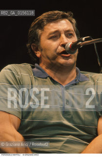 Venezia,1988.Ritratto del cantautore Pierangelo Bertoli.Musica cantante ritratto cantautore concerto -Venice,1988. Portrait of the singer and songwriter Pierangelo Bertoli ©Graziano Arici/Rosebud2