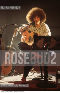 Venezia,1982.Ritratto del cantautore chitarrista e violinista Angelo Branduardi.Musica cantante ritratto cantautore chitarra -Venice,1982. Portrait of the singer and songwriter, violinista nd guitarist Angelo Branduardi ©Graziano Arici/Rosebud2