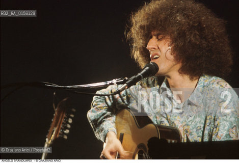 Venezia,1982.Ritratto del cantautore chitarrista e violinista Angelo Branduardi.Musica cantante ritratto cantautore chitarra -Venice,1982. Portrait of the singer and songwriter, violinista nd guitarist Angelo Branduardi ©Graziano Arici/Rosebud2