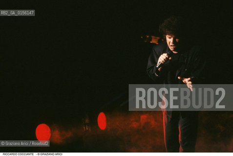 Venezia,1988.Ritratto del cantautore Riccardo Cocciante.Musica cantante ritratto concerto -Venice,1988. Portrait of the singer and songwriter Riccardo Cocciante ©Graziano Arici/Rosebud2