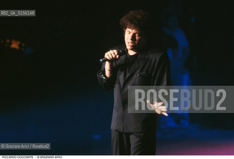 Venezia,1988.Ritratto del cantautore Riccardo Cocciante.Musica cantante ritratto concerto -Venice,1988. Portrait of the singer and songwriter Riccardo Cocciante ©Graziano Arici/Rosebud2