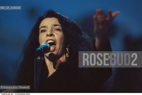 Venezia,1995.Ritratto della cantante e scrittrice Teresa De Sio Musica cantante scrittrice letteratura ritratto -Venice,1995. Portrait of the singer and writer Teresa De Sio ©Graziano Arici/Rosebud2