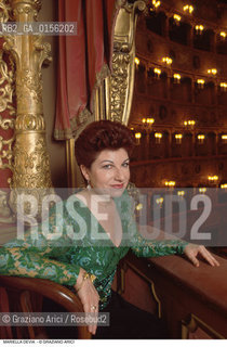 Teatro La Fenice,Venezia,1995.Ritratto della cantante lirica, la soprano Mariella Devia. Ritratto musica lirica soprano opera teatro.Teatro La Fenice Venice,1995.Portrait of the opera singer, the Italian soprano Mariella Devia ©Graziano Arici/Rosebud2