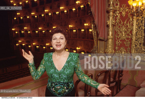 Teatro La Fenice,Venezia,1995.Ritratto della cantante lirica, la soprano Mariella Devia. Ritratto musica lirica soprano opera teatro.Teatro La Fenice Venice,1995.Portrait of the opera singer, the Italian soprano Mariella Devia ©Graziano Arici/Rosebud2