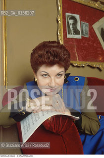 Teatro La Fenice,Venezia,1995.Ritratto della cantante lirica, la soprano Mariella Devia. Ritratto musica lirica soprano opera teatro.Teatro La Fenice Venice,1995.Portrait of the opera singer, the Italian soprano Mariella Devia ©Graziano Arici/Rosebud2