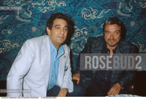 Venezia,1985.Ritratto del cantante lirico, il tenore Placido Domingo insieme al basso-baritono Ruggero Raimondi. Musica opera lirica tenore basso baritono cantante ritratto -Venice,1985. Portrait of the operatic singer, the tenor Placido Domingo with the basso-baritono Ruggero Raimondi ©Graziano Arici/Rosebud2
