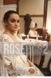 Venezia,1989.Ritratto della cantante lirica, la soprano Cecilia Gasdia nel suo camerino.Ritratto musica classica cantante lirica soprano.Venice,1989.Portrait of the operatic Soprano Cecilia Gasdia ©Graziano Arici/Rosebud2