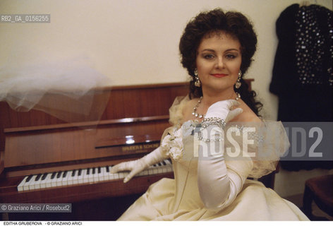 Venezia,1995.Ritratto della soprano slovacca Editha Gruberova al pianoforte.Ritratto soprano musica lirica classica .Venice,1995.Portrait of the Slovak soprano Editha Gruberova near the pianoforte ©Graziano Arici/Rosebud2