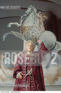 Venezia,1989.Ritratto della cantante lirica, la mezzosoprano Marilyn Horne con un costume di scena.Ritratto musica cantante lirica soprano cappello costume.Venice,1989.Portrait of the operatic mezzosoprano Marilyn Horne ©Graziano Arici/Rosebud2