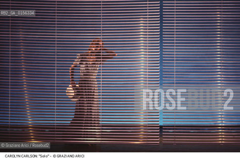 -Venezia,1983.Gran Teatro La Fenice. Carolyn Carlson nel balletto Solò, coreografia di Carolyn Carlson, ritratto Danza Balletto coreografa Carlson solo -Venice,1983.Gran Teatro La Fenice. The dancer and choreographer Carolyn Carlson during the ballett SOLO by Carolyn Carlson, contemporary dance choreographer ©Graziano Arici/Rosebud2 .La cessione dei diritti di questa immagine si intende per quanto di nostra competenza. Non comprende invece le eventuali spese  relative a diritti che potranno essere richiesti dagli Enti o persone fisiche cui appartengono eventualmente i soggetti  ripresi. Tali costi, ove necessari, e l’espletamento di qualsivoglia pratica di richiesta di concessione del permesso di pubblicazione sono esclusivamente a carico e a cura del soggetto acquirente di questa immagine.