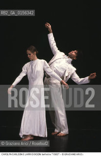 -Venezia,1983.Gran Teatro La Fenice. Carolyn Carlson e Larrio Ekson nel balletto 1983, coreografia di Carolyn Carlson, ritratto Danza Balletto coreografa Carlson solo -Venice,1983.Gran Teatro La Fenice. The dancer and choreographer Carolyn Carlson and Larrio Ekson during the ballett 1983 by Carolyn Carlson, contemporary dance choreographer ©Graziano Arici/Rosebud2       - ..La cessione dei diritti di questa immagine si intende per quanto di nostra competenza. Non comprende invece le eventuali spese  relative a diritti che potranno essere richiesti dagli Enti o persone fisiche cui appartengono eventualmente i soggetti  ripresi. Tali costi, ove necessari, e l’espletamento di qualsivoglia pratica di richiesta di concessione del permesso di pubblicazione sono esclusivamente a carico e a cura del soggetto acquirente di questa immagine.