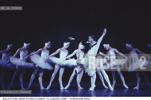 Venice, 1988. Gran Teatro La Fenice.Swan Lake ballet, coreographed by Marius Petipa and Lev Ivanov, music by Pyotr Ilyich Tchaikovsky, corps ballet of the S.M.Kirov theatre Leningrad .Venezia, 1988. Gran Teatro La Fenice. Balletto Il Lago dei Cigni,corpo di ballo teatro S.M.Kirov di Leningrado, coreografia di Marius Petipa e Lev Ivanov, musica di Pyotr Ilyich Tchaikovsky. Danza balletto classica Lago dei cigni Fenice ©Graziano Arici/Rosebud2 La cessione dei diritti di questa immagine si intende per quanto di nostra competenza. Non comprende invece le eventuali spese  relative a diritti che potranno essere richiesti dagli Enti o persone fisiche cui appartengono eventualmente i soggetti  ripresi. Tali costi, ove necessari, e l’espletamento di qualsivoglia pratica di richiesta di concessione del permesso di pubblicazione sono esclusivamente a carico e a cura del soggetto acquirente di questa immagine.