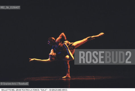 Venice, 1992. Gran Teatro La Fenice.Gala ballet, corps ballet of the S.M.Kirov theatre Leningrad .Venezia, 1988. Gran Teatro La Fenice. Balletto Galà,corpo di ballo teatro S.M.Kirov di Leningrado. Danza balletto classica Gala Fenice ©Graziano Arici/Rosebud2 La cessione dei diritti di questa immagine si intende per quanto di nostra competenza. Non comprende invece le eventuali spese  relative a diritti che potranno essere richiesti dagli Enti o persone fisiche cui appartengono eventualmente i soggetti  ripresi. Tali costi, ove necessari, e l’espletamento di qualsivoglia pratica di richiesta di concessione del permesso di pubblicazione sono esclusivamente a carico e a cura del soggetto acquirente di questa immagine.