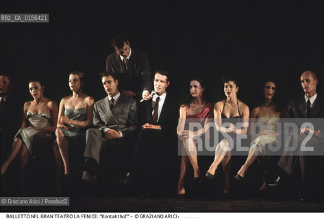 -Venezia,1985. Gran Teatro la Fenice. Balletto Kontakthof, coreografia di Pina Bausch, corpo di ballo Tanztheater Wuppertal..-Venice,1985. Gran Teatro la Fenice. Dance ballet Kontakthof, choreographed by Pina Bausch, Tanztheater Wuppertal dancers chorus ©Graziano Arici/Rosebud2 La cessione dei diritti di questa immagine si intende per quanto di nostra competenza. Non comprende invece le eventuali spese  relative a diritti che potranno essere richiesti dagli Enti o persone fisiche cui appartengono eventualmente i soggetti  ripresi. Tali costi, ove necessari, e l’espletamento di qualsivoglia pratica di richiesta di concessione del permesso di pubblicazione sono esclusivamente a carico e a cura del soggetto acquirente di questa immagine.