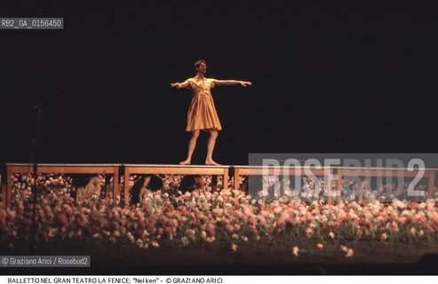 -Venezia,1983. Gran Teatro la Fenice. Balletto Nelken, coreografia di Pina Bausch, corpo di ballo Tanztheater Wuppertal.Tanztheater Wuppertal Pina Bausch Danza balletto coreografia .-Venice,1983. Gran Teatro la Fenice. Dance ballet Nelken, choreographed by Pina Bausch, Tanztheater Wuppertal dancers chorus ©Graziano Arici/Rosebud2 .La cessione dei diritti di questa immagine si intende per quanto di nostra competenza. Non comprende invece le eventuali spese  relative a diritti che potranno essere richiesti dagli Enti o persone fisiche cui appartengono eventualmente i soggetti  ripresi. Tali costi, ove necessari, e l’espletamento di qualsivoglia pratica di richiesta di concessione del permesso di pubblicazione sono esclusivamente a carico e a cura del soggetto acquirente di questa immagine.