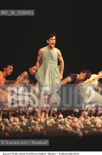 -Venezia,1983. Gran Teatro la Fenice. Balletto Nelken, coreografia di Pina Bausch, corpo di ballo Tanztheater Wuppertal.Tanztheater Wuppertal Pina Bausch Danza balletto coreografia .-Venice,1983. Gran Teatro la Fenice. Dance ballet Nelken, choreographed by Pina Bausch, Tanztheater Wuppertal dancers chorus ©Graziano Arici/Rosebud2 .La cessione dei diritti di questa immagine si intende per quanto di nostra competenza. Non comprende invece le eventuali spese  relative a diritti che potranno essere richiesti dagli Enti o persone fisiche cui appartengono eventualmente i soggetti  ripresi. Tali costi, ove necessari, e l’espletamento di qualsivoglia pratica di richiesta di concessione del permesso di pubblicazione sono esclusivamente a carico e a cura del soggetto acquirente di questa immagine.