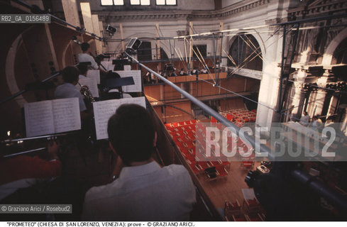 -Venezia,1984.Chiesa di San Lorenzo. Opera del compositore contemporaneo Luigi Nono, Prometeo - Tragedia dellascolto prova generale, testo di Massimo Cacciari, struttura scenica dellarchitetto Renzo Piano, luci del pittore Emilio Vedova.Il compositore Luigi Nono durante le prove. musica compositore opera Prometeo contemporanea elettronica filosofia architettura pittura ritratto.-Venice,1984. Work  Prometeo - Tragedia dellascolto directed by contemporary composer Luigi Nono,text by the philosopher Massimo Cacciari,scenography by the architect Renzo Piano,stage lighting by the painter Emilio Vedova. Portrait of the composer Luigi Nono ©Graziano Arici/Rosebud2