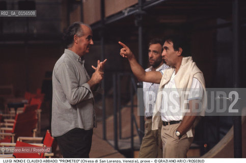 -Venezia,1984.Chiesa di San Lorenzo. Opera del compositore contemporaneo Luigi Nono, Prometeo - Tragedia dellascolto prova generale, testo di Massimo Cacciari, struttura scenica dellarchitetto Renzo Piano, luci del pittore Emilio Vedova.Il compositore Luigi Nono durante le prove con Claudio Abbado. musica compositore opera Prometeo contemporanea elettronica filosofia architettura pittura ritratto.-Venice,1984. Work  Prometeo - Tragedia dellascolto directed by contemporary composer Luigi Nono,text by the philosopher Massimo Cacciari,scenography by the architect Renzo Piano,stage lighting by the painter Emilio Vedova. Portrait of the composer Luigi Nono with Claudio Abbado ©Graziano Arici/Rosebud2