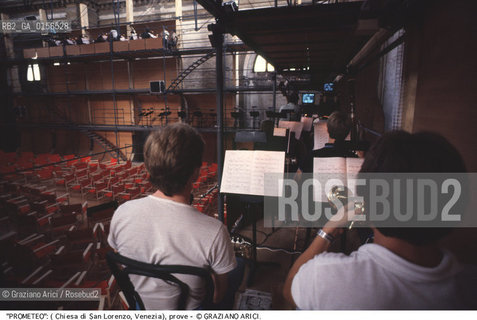 -Venezia,1984.Chiesa di San Lorenzo. Opera del compositore contemporaneo Luigi Nono, Prometeo - Tragedia dellascolto prova generale, testo di Massimo Cacciari, struttura scenica dellarchitetto Renzo Piano, luci del pittore Emilio Vedova.Il compositore Luigi Nono durante le prove. musica compositore opera Prometeo contemporanea elettronica filosofia architettura pittura ritratto.-Venice,1984. Work  Prometeo - Tragedia dellascolto directed by contemporary composer Luigi Nono,text by the philosopher Massimo Cacciari,scenography by the architect Renzo Piano,stage lighting by the painter Emilio Vedova. Portrait of the composer Luigi Nono ©Graziano Arici/Rosebud2
