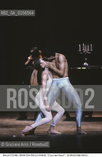 -Venezia,1990. Gran teatro La Fenice. Balletto Loro del Reno coreografato da Maurice Bejart, musiche di Richard Wagner, corpo di Ballo Bejart Ballet Lausanne -Venice,1990. Gran teatro La Fenice.Ballet Loro del Reno,choreographed by Maurice Bejart,music by Richard Wagner,corps de ballet Bejart ballet Lausanne DAS RHEINGOLD ©Graziano Arici/Rosebud2 .La cessione dei diritti di questa immagine si intende per quanto di nostra competenza. Non comprende invece le eventuali spese  relative a diritti che potranno essere richiesti dagli Enti o persone fisiche cui appartengono eventualmente i soggetti  ripresi. Tali costi, ove necessari, e l’espletamento di qualsivoglia pratica di richiesta di concessione del permesso di pubblicazione sono esclusivamente a carico e a cura del soggetto acquirente di questa immagine.