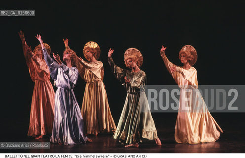 VENEZIA,1988.IL BALLETTO DELLOPERA DI VIENNA IN . DIE HIMMELSWIESE (I PRATI DEL CIELO) AL GRAN TEATRO LA FENICE DI {VENEZIA} CON COREOGRAFIA DI GRETE WIESENTHAL E MUSICA DI FRANZ SCHUBERT, CORPO DI BALLO WIENER STAATSOPERNBALLETT .VENICE,1988. THE DANCE BALLET DIE HIMMELSWIESE (THE HEAVENLY FIELDS) AT GRAN TEATRO LA FENICE {VENICE}, CHOREOGRAPHED BY GRETE WIESENTHAL WITH MUSIC BY FRANZ SCHUBERT AND CORPS DE BALLET WIENER STAATSOPERNBALLETT ©Graziano Arici/Rosebud2                       La cessione dei diritti di questa immagine si intende per quanto di nostra competenza. Non comprende invece le eventuali spese  relative a diritti che potranno essere richiesti dagli Enti o persone fisiche cui appartengono eventualmente i soggetti  ripresi. Tali costi, ove necessari, e l’espletamento di qualsivoglia pratica di richiesta di concessione del permesso di pubblicazione sono esclusivamente a carico e a cura del soggetto acquirente di questa immagine..