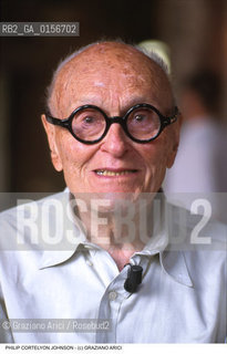 Nome: .JOHNSON PHILIP CORTELYON .Descrizione: .ARCHITETTURA ARCHITETTO SAGGISTA ( POST-MODERNO ) / OCCHIALI .ARCHITECTURE ARCHITECT ESSAYIST (POST-MODERNISM )  / GLASSES.Credit: ©Graziano Arici/Rosebud2 / Costo: .A.Nazione: .USA.Cittˆ: .VENEZIA.VENICE.Data: .1999.