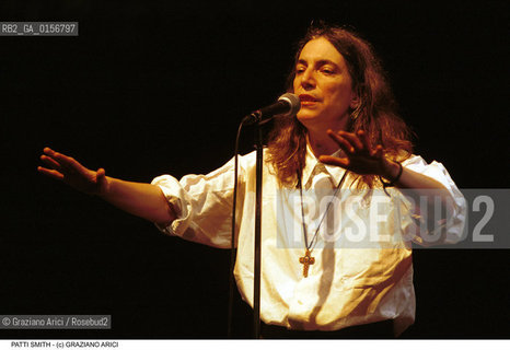 Nome: .SMITH PATTI.Descrizione: .MUSICA ROCK CANTANTE LETTERATURA POETESSA.ROCK MUSIC SINGER LITERATURE POETESS.Credit: ©Graziano Arici/Rosebud2 / Costo: .A.Nazione: .USA.Cittˆ: .VENEZIA.VENICE.Data: .1999.