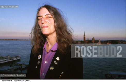 Nome: .SMITH PATTI.Descrizione: .MUSICA ROCK CANTANTE LETTERATURA POETESSA / A VENEZIA.ROCK MUSIC SINGER LITERATURE POETESS / IN VENICE.Credit: ©Graziano Arici/Rosebud2 / Costo: .A.Nazione: .USA.Cittˆ: .VENEZIA.VENICE.Data: .1999.