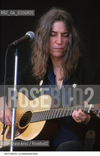 Nome: .SMITH PATTI.Descrizione: .MUSICA ROCK CANTANTE LETTERATURA POETESSA / SUONA LA CHITARRA.ROCK MUSIC SINGER LITERATURE POETESS / PLAY THE GUITAR.Credit: ©Graziano Arici/Rosebud2 / Costo: .A.Nazione: .USA.Cittˆ: .VENEZIA.VENICE.Data: .1999.