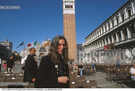 Nome: .SMITH PATTI.Descrizione: .MUSICA ROCK CANTANTE LETTERATURA POETESSA / IN PIAZZA SAN MARCO A VENEZIA.ROCK MUSIC SINGER LITERATURE POETESS / IN PIAZZA SAN MARCO / VENICE.Credit: ©Graziano Arici/Rosebud2 / Costo: .A.Nazione: .USA.Cittˆ: .VENEZIA.VENICE.Data: .1999.