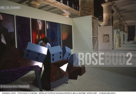 Localizzazione:.VENEZIA / CASTELLO.VENICE  / CASTELLO.Oggetto:.Soggetto:.XLII ESPOSIZIONE INTERNAZIONALE DARTE LA BIENNALE DI VENEZIA / STRATEGIE E FINZIONI, 1986, OPERA DI PATRICK RAYNAUD ESPOSTA NELLA SEZIONE APERTO 86 ALLE CORDERIE DELLARSENALE .XLII INTERNATIONAL ART EXHIBITION LA BIENNALE DI VENEZIA  / STRATEGIE E FINZIONI, 1986 , WORK BY  PATRICK RAYNAUD EXIHBITED IN THE SECTION APERTO 86 AT THE CORDERIE DELLARSENALE.Cronologia:.Definizione Culturale:.   Autore: .   Stile:.   Editori/Stampatori:.   Committenza:.Materia e Tecnica:.Collocazione:.BIENNALE ARTE .Riproduzione Fotografica:.©Graziano Arici/Rosebud2 Copyright: ©Graziano Arici/Rosebud2 /  .Data:.1986.Costo:.A.