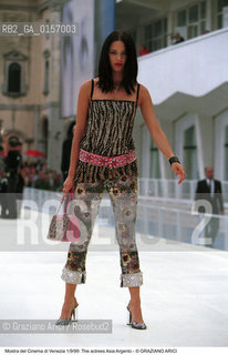 Nome:.ARGENTO ASIA.Descrizione:.CINEMA ATTRICE / MOSTRA DEL CINEMA.Credit:.©Graziano Arici/Rosebud2 Costo:.A.Nazione:.ITALIA.Cittˆ:.VENEZIA.Data:.1999.