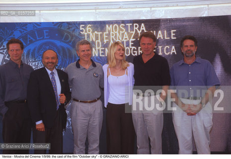 Nome:.OCTOBER SKY.Descrizione:.CAST FILM / CHRIS COOPER, LAURA DERN, JOE JOHNSTON / MOSTRA DEL CINEMA.Credit:.©Graziano Arici/Rosebud2 Costo:.A.Nazione:.USA.Cittˆ:.VENEZIA.Data:.1999.