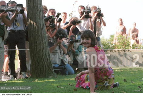Nome:.MAESTRO MIA.Descrizione:.CINEMA ATTRICE CON FOTOGRAFI / MOSTRA DEL CINEMA.Credit:.©Graziano Arici/Rosebud2 Costo:.A.Nazione:.ITALIA.Cittˆ:..Data:.1999.