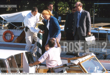 Nome:.FERGUSSON SARAH.Descrizione:.CON IL PRINCIPE GADDO DELLA GHERARDESCA / MOSTRA DEL CINEMA.Credit:.©Graziano Arici/Rosebud2 Costo:.A.Nazione:.GRAN BRETAGNA.Cittˆ:.VENEZIA.Data:.1999.